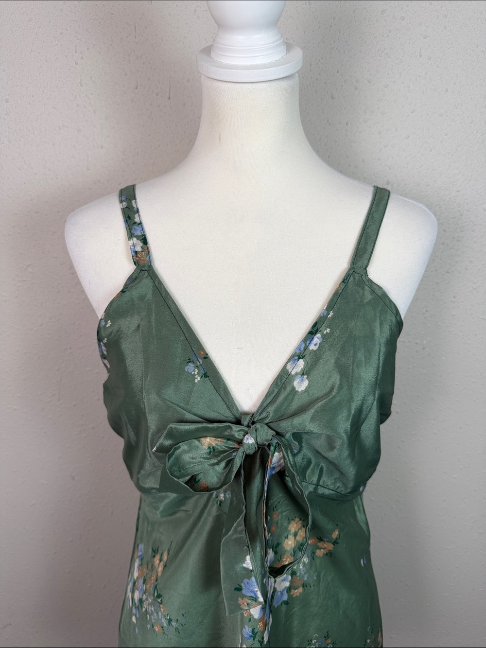 Vintage Horsefeathers Green Satin Floral Camisole Size XL Tie Front Lingerie - Picture 2 of 11